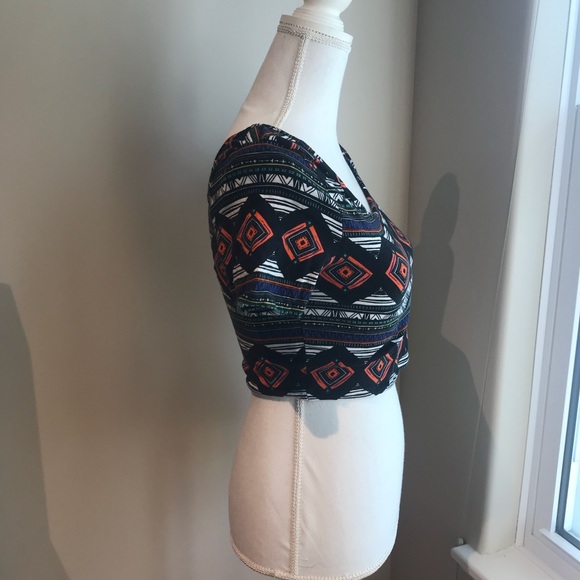 Patterned Crop Top - Picture 2 of 6